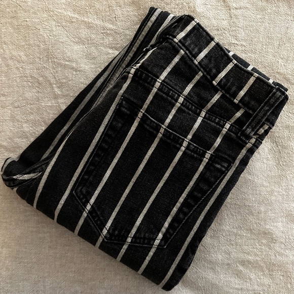 Abercrombie & Fitch - Black with White printed stripe - Denim - Straight Ankle - Picture 2 of 2